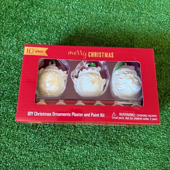 DIY Christmas Oranments Plaster & Paint Kit 10 Pieces NEW Merry Christmas in Box - Picture 1 of 12